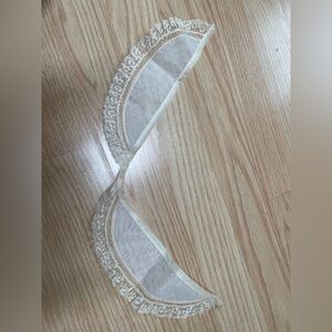 Antique  Cream lace collar